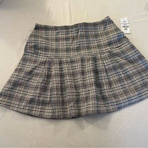 🎁3/$30 BNWT V & X Plaid Skirt Size Small